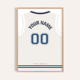 Camiseta de baloncesto personalizada - blanca con número azul marino — wooden-frame main image