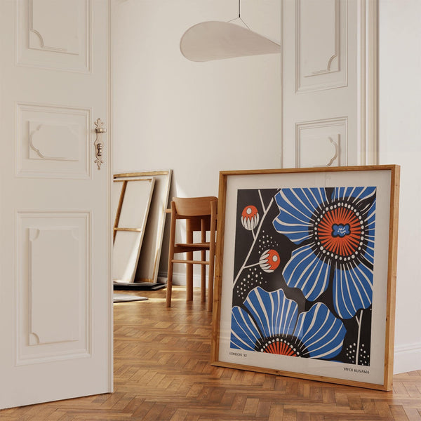 Striking flowers prints with modern design and botanical inspiration