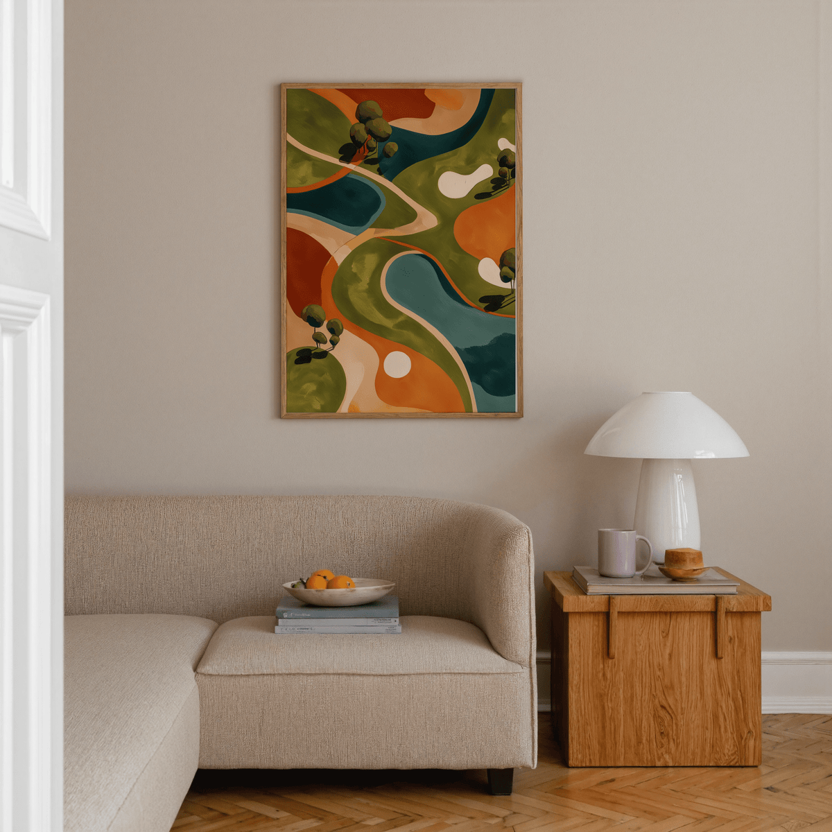 Minimalist course layout artwork displaying sweeping fairways and pond curves