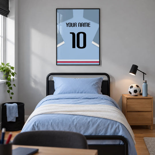 Maglia da calcio personalizzata – azzurra con numero nero