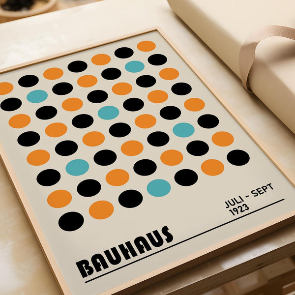 Structured dot arrangement in Bauhaus-style geometric wall decor