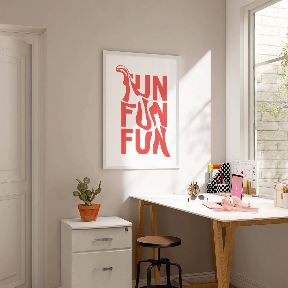 eye-catching wall art for teenage girl bedroom with minimalist style