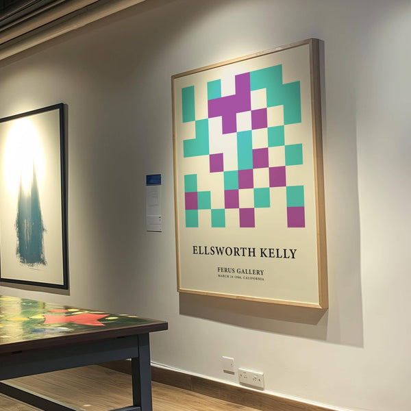 High-contrast Ellsworth Kelly pictures with bold abstract design