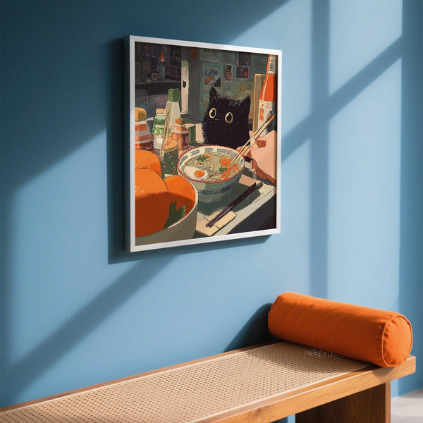 Décoration murale sur le thème des ramen et de la cuisine asiatique, avec éclairage tamisé pour une ambiance repas agréable.