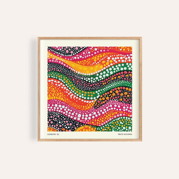 Impression colorée d'art abstrait avec des vagues et des points audacieux pour une décoration moderne