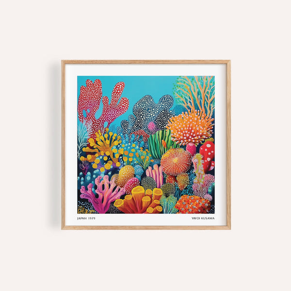 Image colorée de l'océan représentant des coraux abstraits rouges et bleus, pour décorer les murs d'un salon moderne.