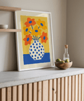 Poster « Vase et fleurs joyeux » avec vase blanc et beige pour décorer votre salle à manger