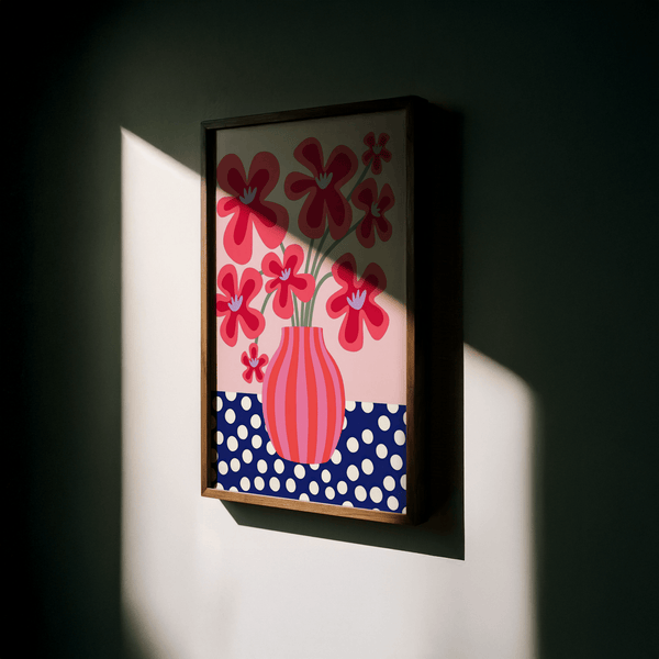 Affiche fleurie colorée avec des accents blancs pour une salle de jeux ou un espace de travail créatif