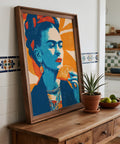 Imprimé taco pop art mettant en vedette Frida Kahlo et des formes géométriques.