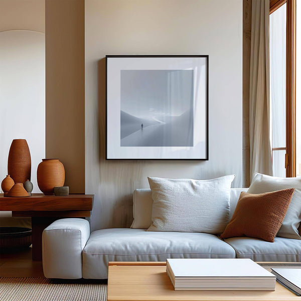 Thème du chemin spirituel dans une décoration murale minimaliste en gris et blanc