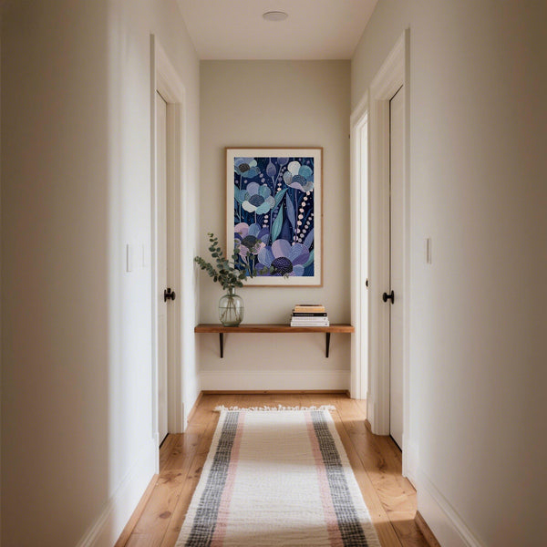 Œuvre florale abstraite dans le style Modern Flower Art, avec une influence japonaise.