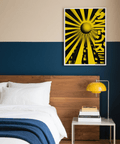 Poster géométrique jaune et noir représentant un soleil, pour une décoration murale moderne dans un espace de travail
