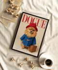 Paddingtron Ours Pomeranian, impression artistique représentant un chapeau rouge et un manteau bleu, idéal pour une chambre d'enfant.