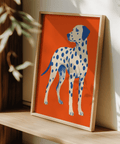Impression artistique représentant un chien dalmatien dans des tons orange et bleu, pour une décoration élégante de votre salon.