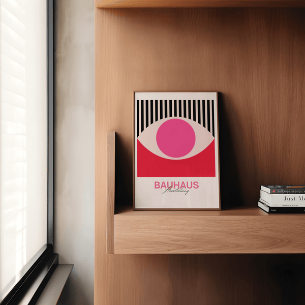 Impression artistique moderne abstraite représentant un œil, noir et rouge, idéale pour décorer un mur de bureau