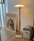 Impression accrocheuse représentant un chien de race Rough Collie Dogue, mélangeant le marron et le rose pour un hall d'entrée accueillant.