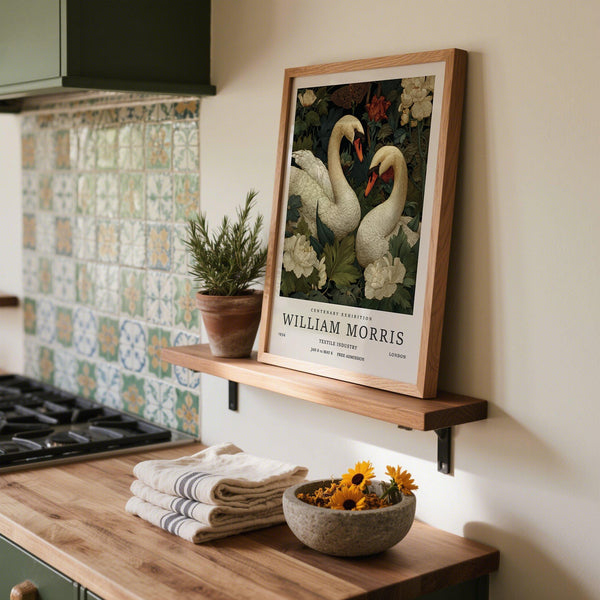 Fond floral ivoire et vert forêt avec des cygnes – Décoration murale Swan pour la décoration intérieure.