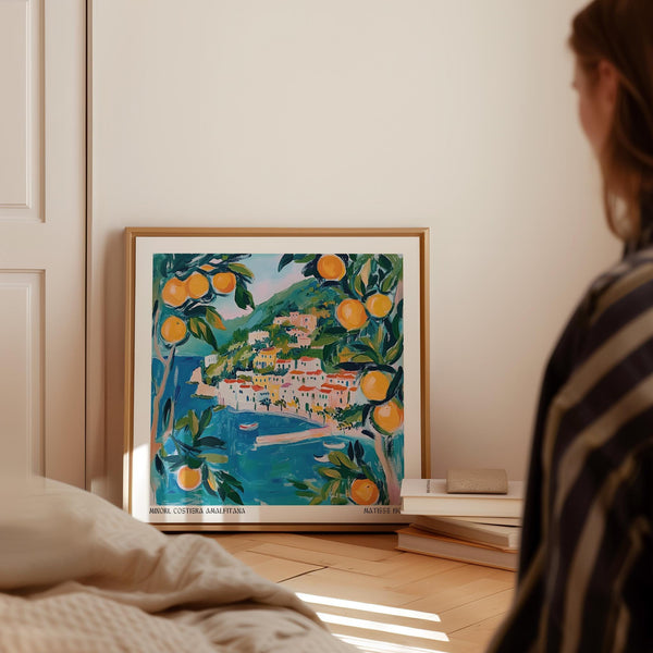 Décoration murale Amalfi inspirée de Matisse, avec une végétation luxuriante et des bâtiments colorés.