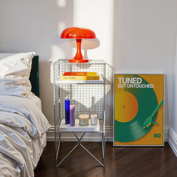 Impression artistique sur vinyle avec détails graphiques et mise en page minimaliste.