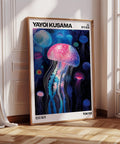 Des méduses colorées flottant gracieusement dans l'impression Jelly Fish Wall Art