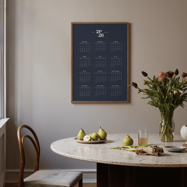 Impression artistique « Calendrier minimaliste » en bleu et blanc pour un bureau minimaliste