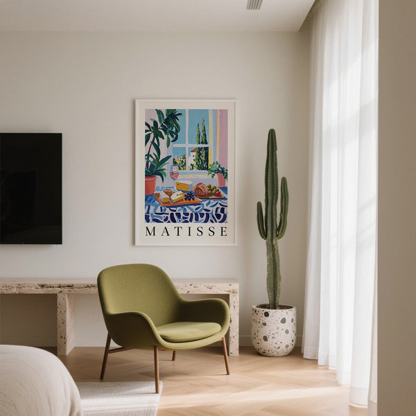 Nature morte française représentant une scène avec du rosé et une vue sur la campagne à travers la fenêtre.