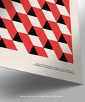 Images Bauhaus avec motif triangulaire dans un décor de bureau.