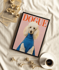 Charmante affiche Dogue Poodle imprimée en rose, bleu et rouge pour décorer le mur de votre couloir.