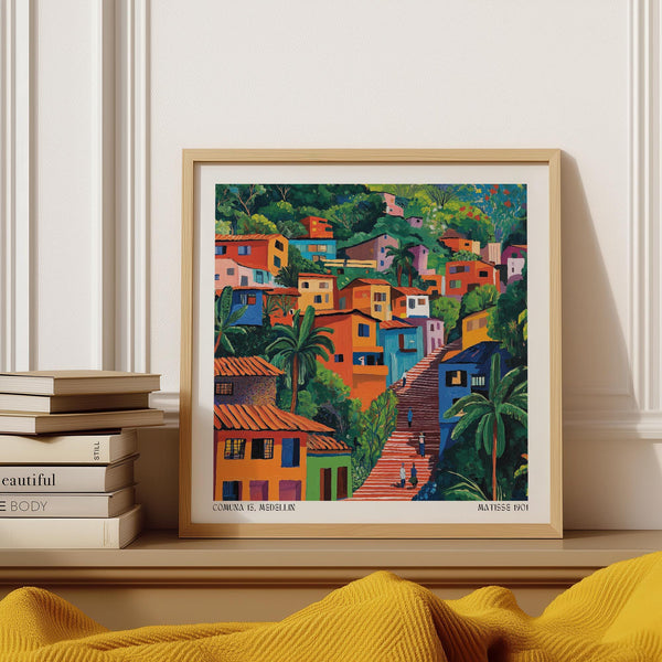 Impression artistique représentant des maisons colorées sur une colline de la Comuna 13 à Medellín, en Colombie.