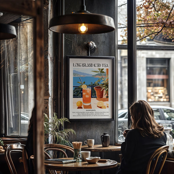 Boisson emblématique à base de cinq spiritueux illustrée dans une imprimée murale vivante sur le thème des cocktails