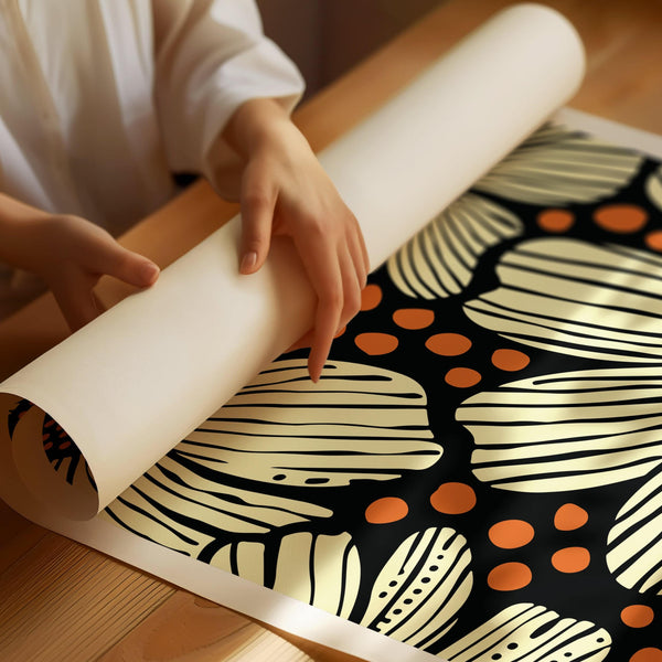 Impression florale moderne avec un centre orange, idéale pour décorer votre salon.