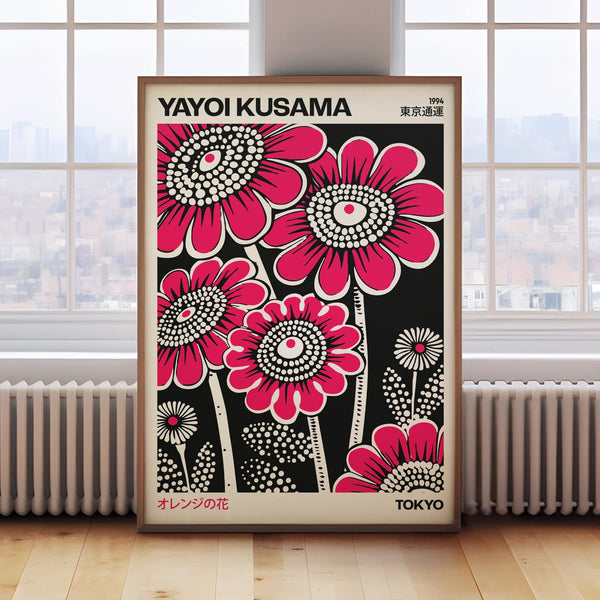 Des fleurs roses inspirées de Yayoi Kusama comme décoration murale florale moderne