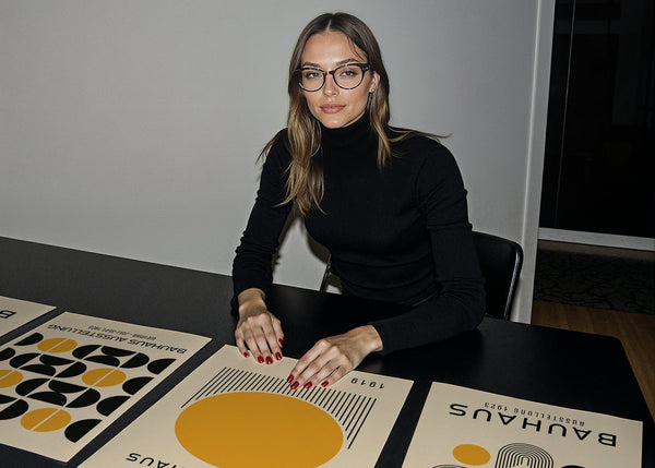 Laboo Studio Art Prints & Posters présentant notre équipe au travail