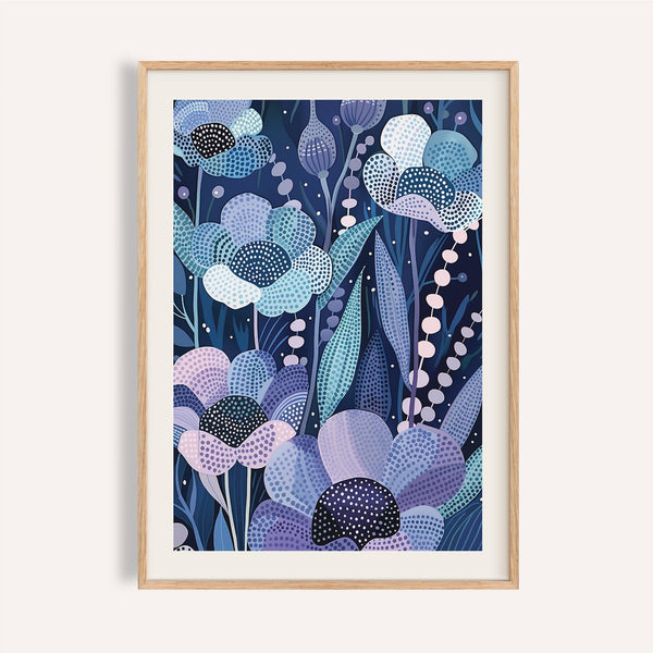 Impression artistique moderne aux tons indigo avec des textures florales pointillées.