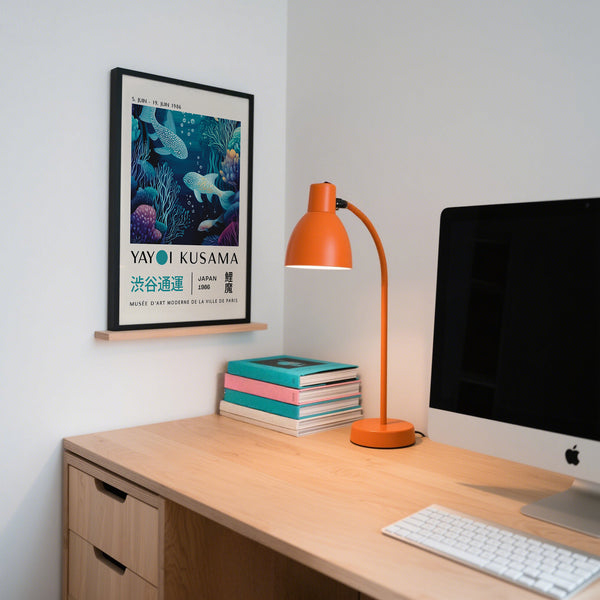 Une œuvre d'art japonaise saisissante représentant l'océan, avec des textures inspirées de Kusama