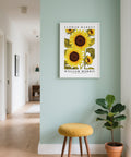 Élégant tableau mural représentant un tournesol, idéal pour décorer un couloir