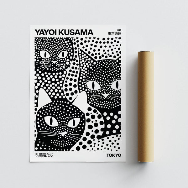 De gracieux chats noirs figurent sur l'affiche Black Cats de Yayoi Kusama.
