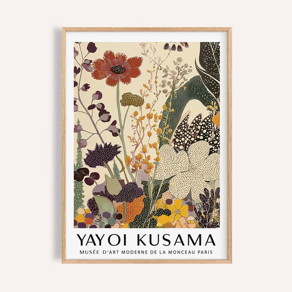 Affiche inspirée de Yayoi Kusama avec des formes florales naturelles et des motifs à pois