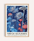 Imprimé abstrait champignons inspiré par Yayoi Kusama avec des chapeaux rouges audacieux