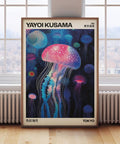 Une œuvre d'art murale unique inspirée de l'océan, représentant des méduses, qui reflète le style emblématique de Kusama.