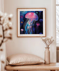 Jellyfish, une œuvre d'art murale rose vif qui convient parfaitement à une décoration intérieure sur le thème de l'océan.