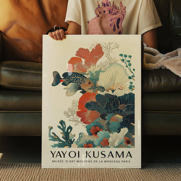 Affiche moderne représentant des poissons tropicaux dans une palette de couleurs bleu sarcelle foncé et crème clair