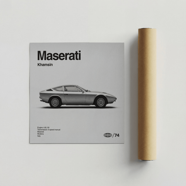 Affiche minimaliste Maserati Khamsin en noir et blanc pour la décoration murale d'un studio créatif