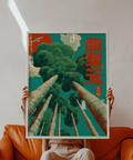 Impression artistique moderne représentant un arbre japonais dans des tons verts et bleus rehaussés de touches rouges, pour décorer les murs de votre bureau à domicile.
