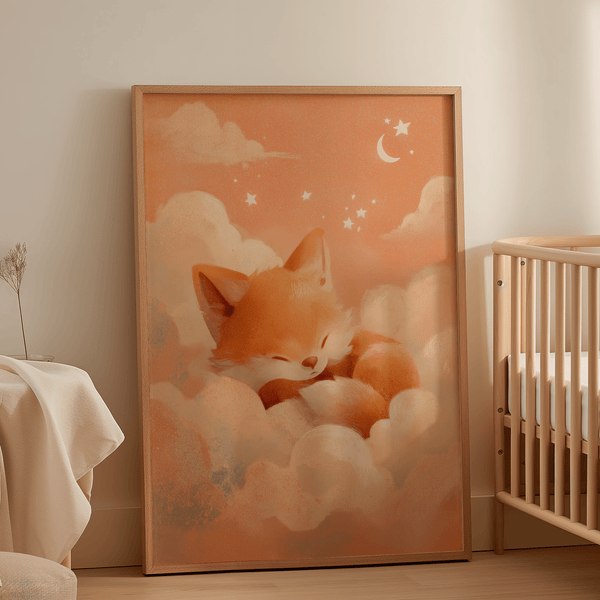 Impression artistique « Sleeping Fox » dans les tons orange et beige pour une décoration apaisante dans la chambre de bébé