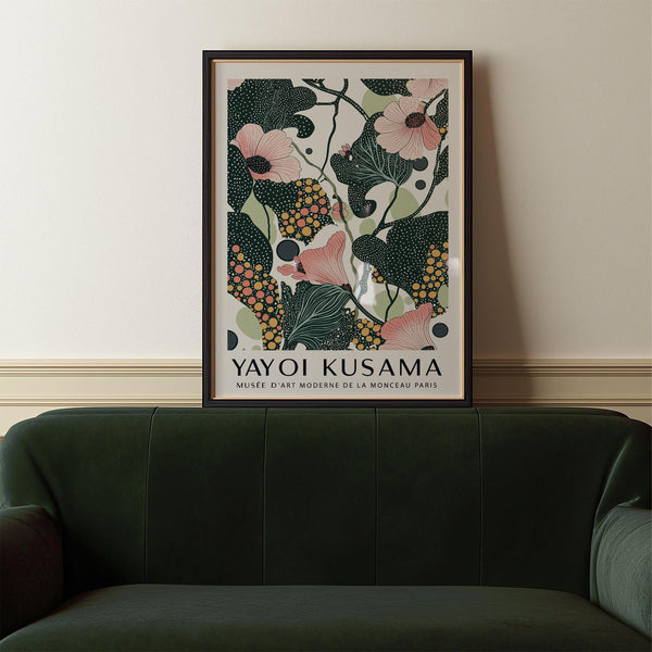 Décoration murale avec des cercles roses et dorés, des tiges noires et des feuillages abstraits