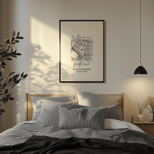 Impression minimaliste « Cœur sur carte » avec cœur rouge pour décorer votre chambre à coucher