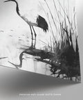 Art japonais représentant une grue avec des reflets et des roseaux, imprimé minimaliste d'oiseau.