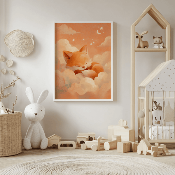 Impression artistique « Sleeping Fox » (Renard endormi) en beige et orange, idéale pour décorer les murs d'une chambre d'enfant.