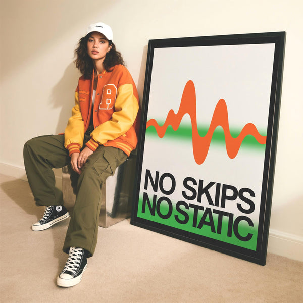Affiche musicale rétro minimaliste avec le texte en gras « No Skips No Static » (Pas de sauts, pas de parasites).